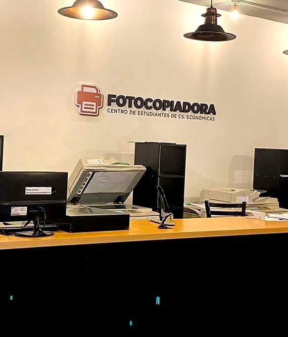 En el 1º piso de la facu